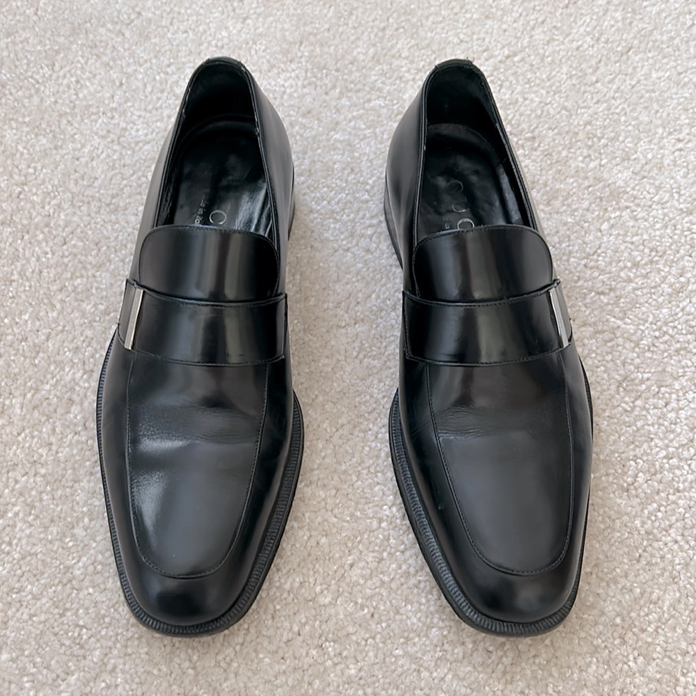 GUCCI amazingly beautiful elegant loafers. Logo is discreet. Workmanship 5⭐️